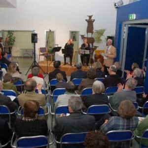 Jan-Ulrich Bernhardt begrüßte fast 150 Gäste zum Konzert Tango-Manzana in der Reihe "Ars Secumaris"