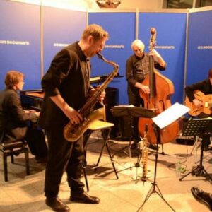 Ein Jazzquartett der Extraklasse: Frank Delle (Saxophon), Sandra Hempel (Gitarre), Thomas Biller (Kontrabass) und Buggy Braun (Klavier).