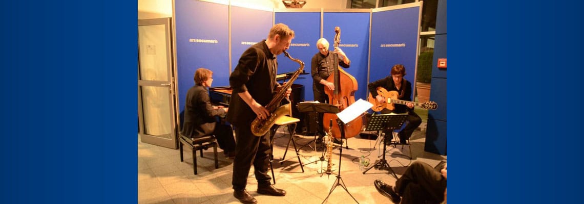Ein Jazzquartett der Extraklasse: Frank Delle (Saxophon), Sandra Hempel (Gitarre), Thomas Biller (Kontrabass) und Buggy Braun (Klavier).