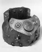 Metal rescue aid from a knight with integated air-filled cavities