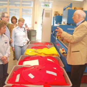 Rettungswestenhersteller sponsert Spitzen-Seglerinnen