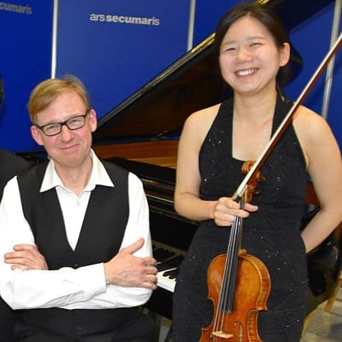 Frau Harim Chun/Violine (NDR Elbphilharmonie) und Herrn Stefan Matthewes/Klavier